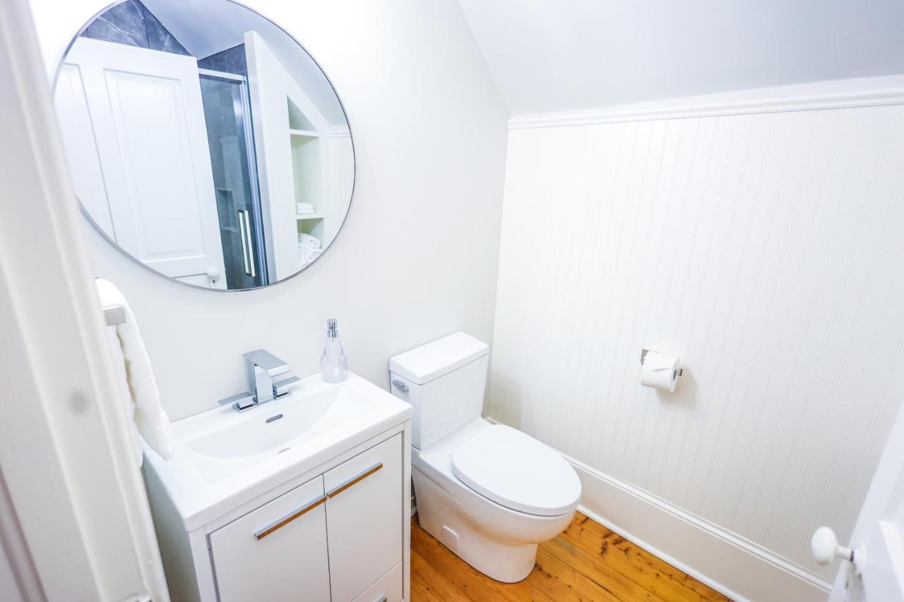 Mahone Bay Bed And Breakfast Bed & Breakfast